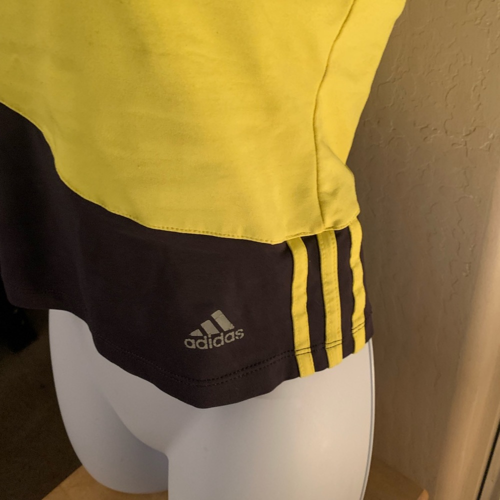 Adidas sport tank with built in bra. Yellow and gray size M, no tags
